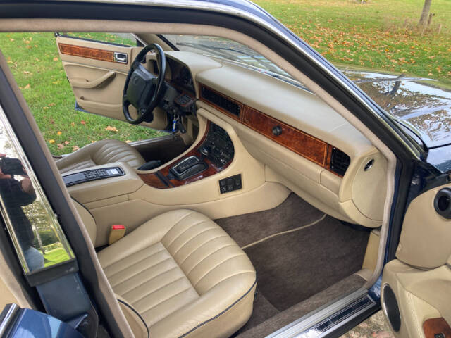 Jaguar XJ12 6.0