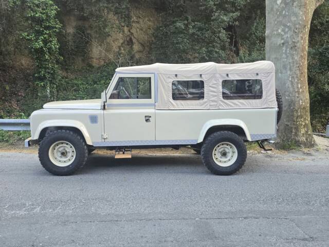Land Rover 110