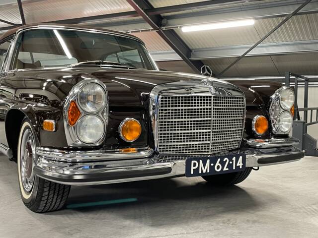 Mercedes-Benz 280 SE