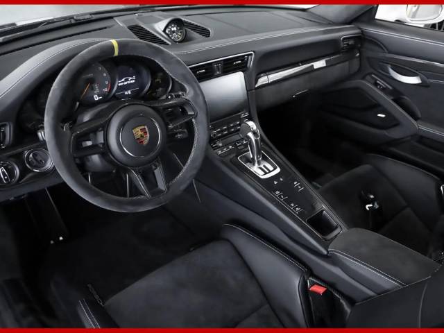 Porsche 911 GT3 RS Weissach