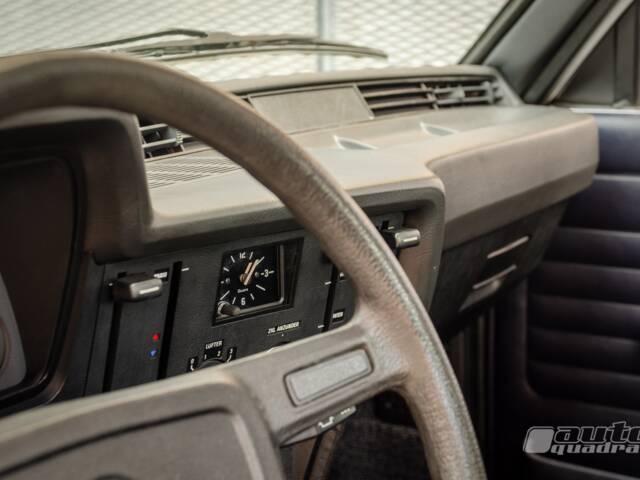 BMW 323i