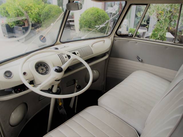 Volkswagen T1 minibus