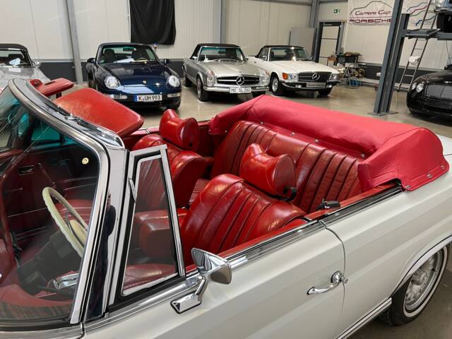 Mercedes-Benz 280 SE