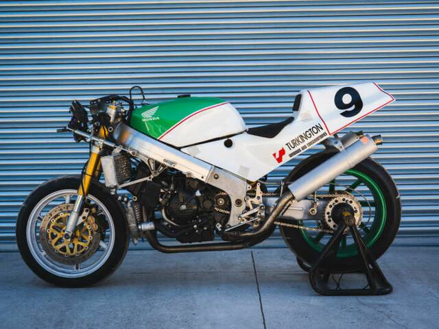 Honda VFR 750R RC 30