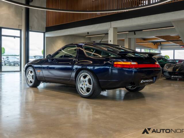 Porsche 928 GTS