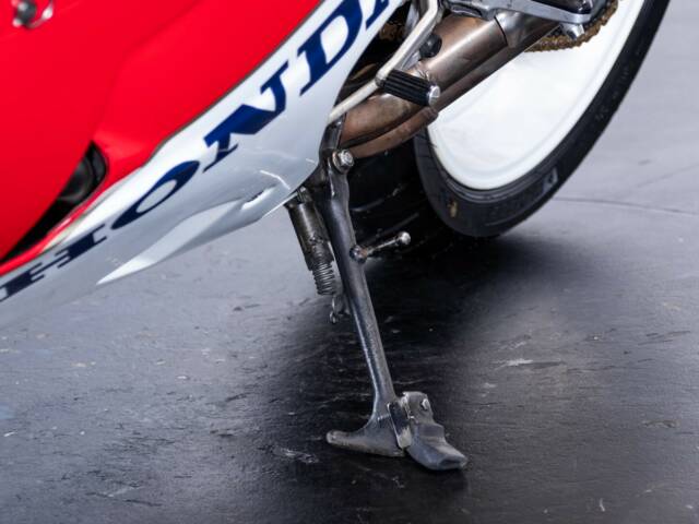 Honda VFR 750R RC 30