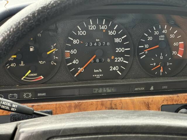Mercedes-Benz 500 SEL