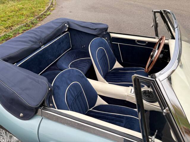 Austin-Healey 3000 Mk III (BJ8)