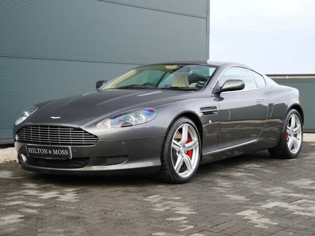 Aston Martin DB 9