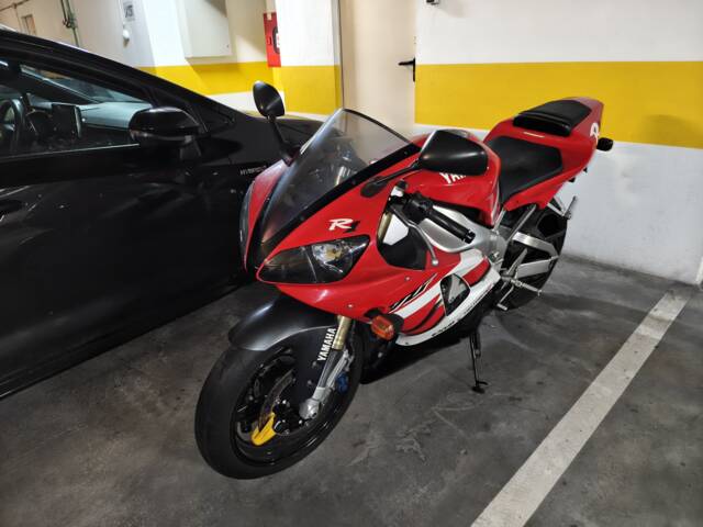 Yamaha YZF-R1