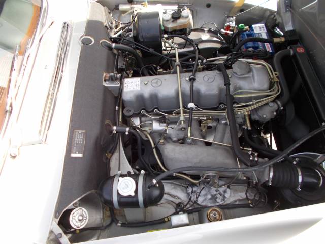 Mercedes-Benz 280 SL