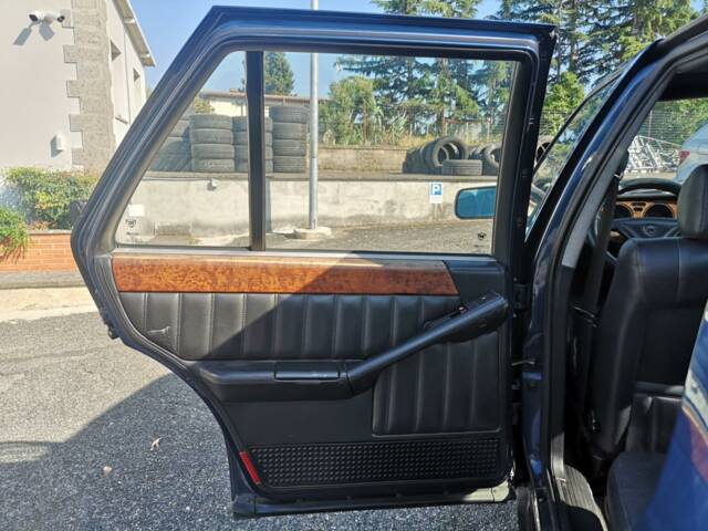 Lancia Thema 8.32