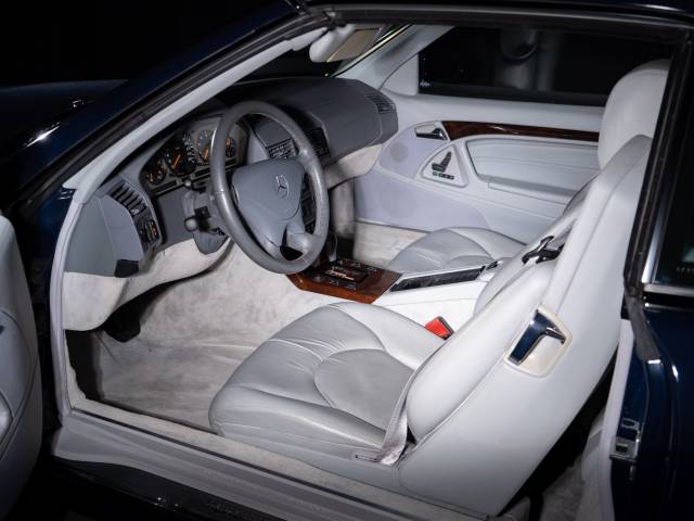 Mercedes-Benz SL 320