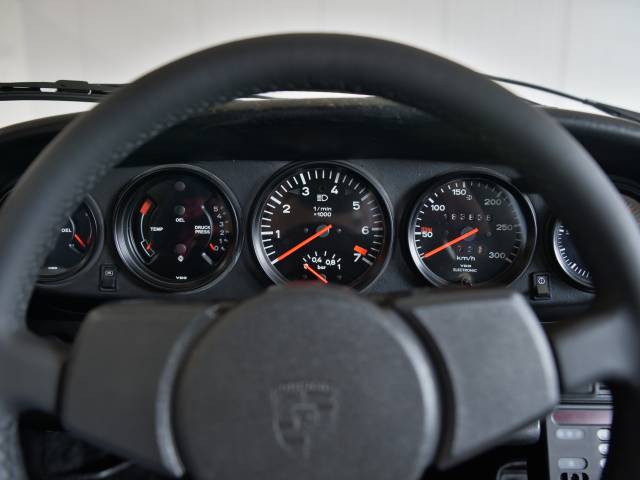 Porsche 911 Turbo 3.3