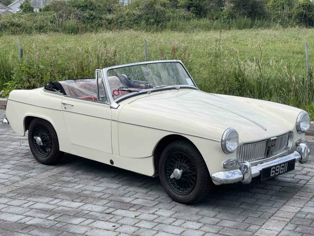 Image 1/12 of MG Midget (1967)