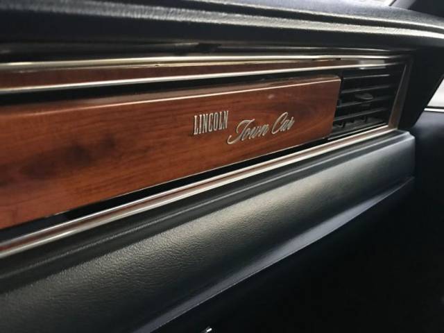 Lincoln Town Car
