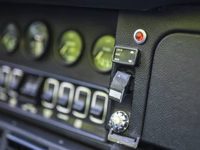 Jaguar E-Type V12