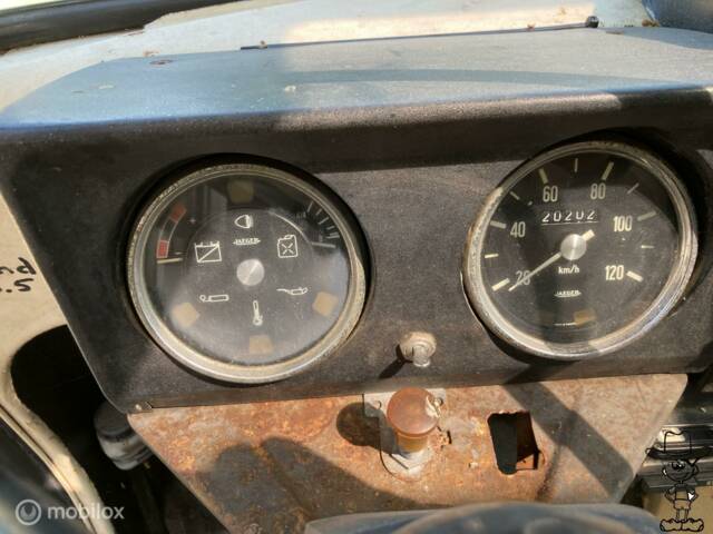 Peugeot J7