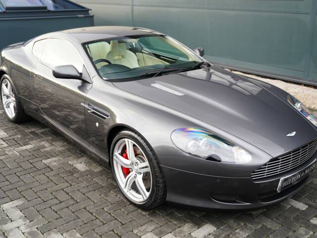 Aston Martin DB 9