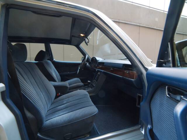 Mercedes-Benz 450 SEL 6,9