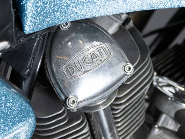 Ducati 750 GT