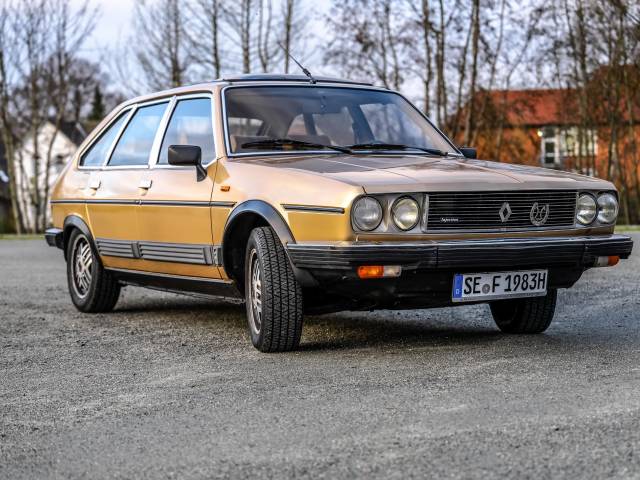 Imagen 1/21 de Renault R 30 TX (1983)