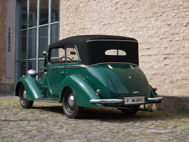 BMW 329