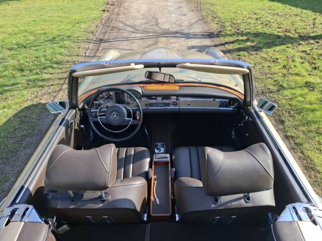 Mercedes-Benz 280 SL