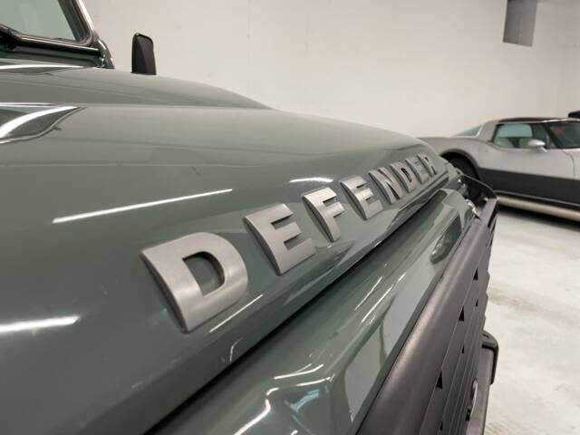Land Rover Defender 90