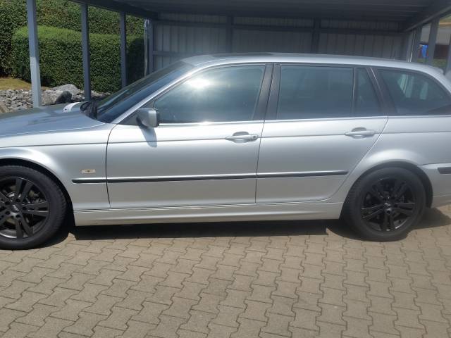 Bild 1/21 von BMW 320i Touring (2001)