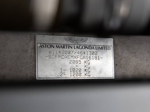 Aston Martin DB 9
