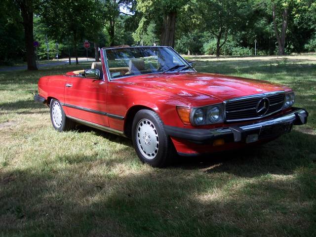 Mercedes-Benz 560 SL