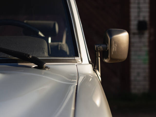 Toyota Land Cruiser HJ61 GX