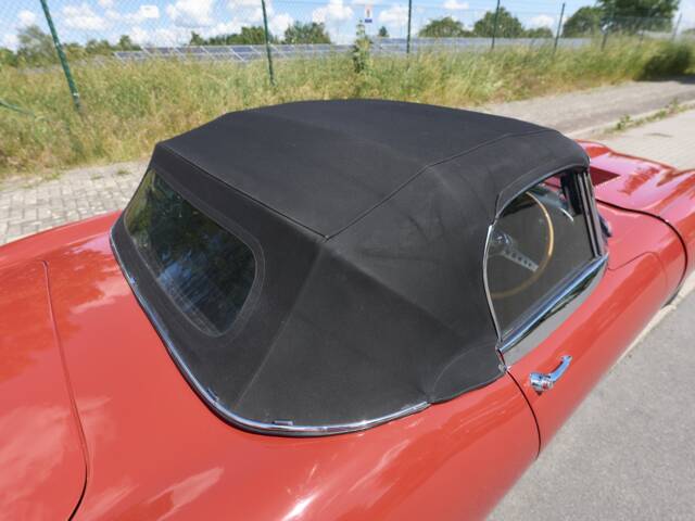 Jaguar E-Type 4.2