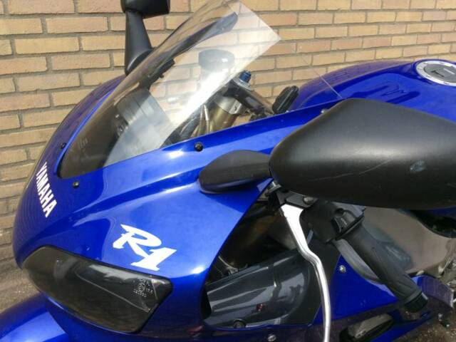 Yamaha YZF 1000 R1