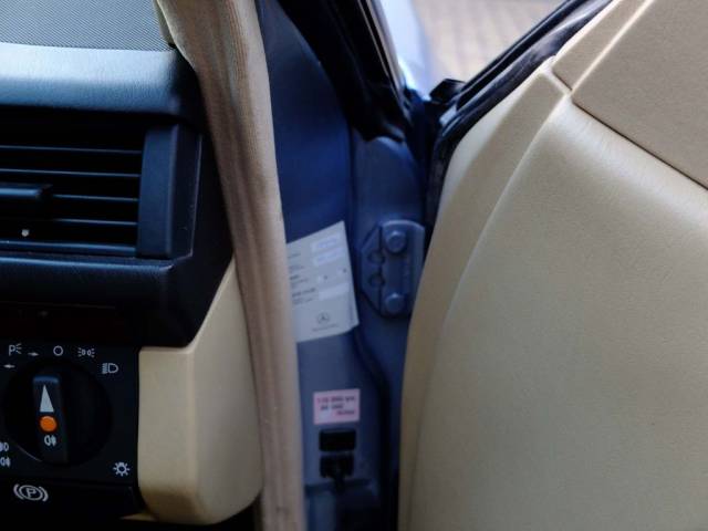 Mercedes-Benz 320 CE