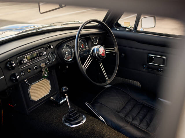 MG MGC GT