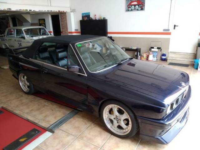 BMW 325i
