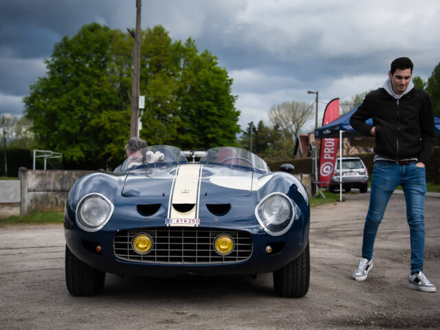 Image 1/13 of ISO Grifo (1974)