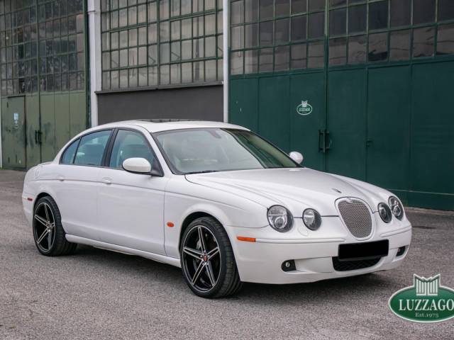 Immagine 1/49 di Jaguar S-Type 4.2 V8 R (2006)