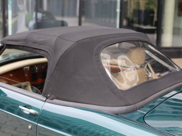 MG RV8