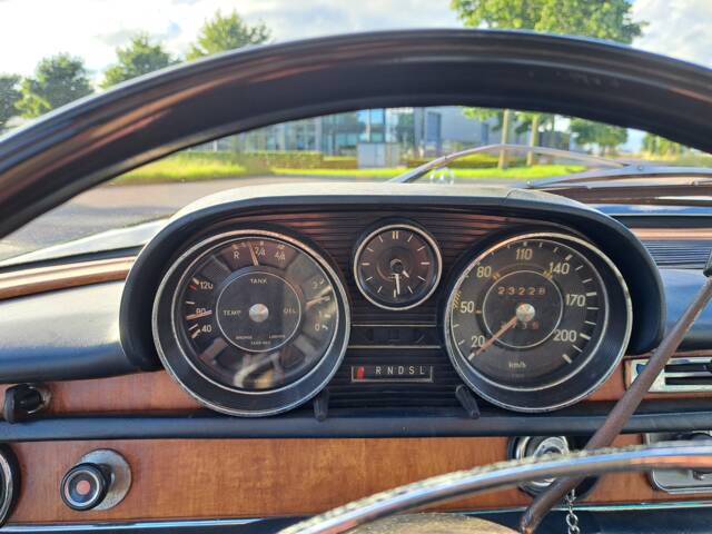 Mercedes-Benz 250 S