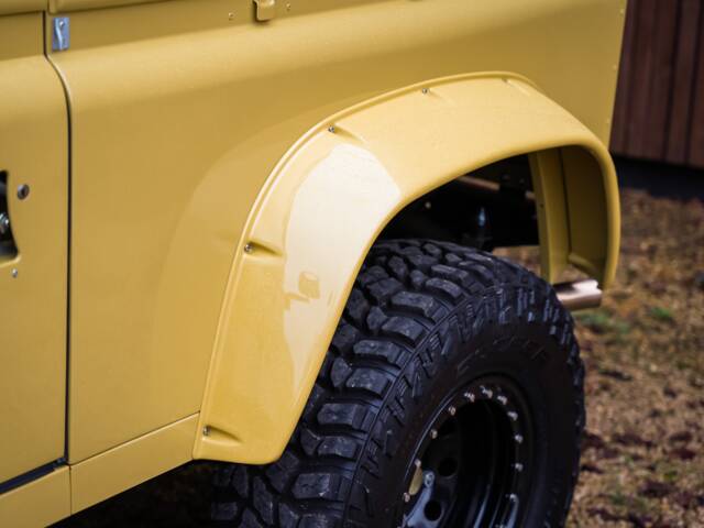Land Rover 90
