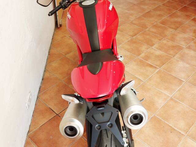 Ducati Monster 696 Plus