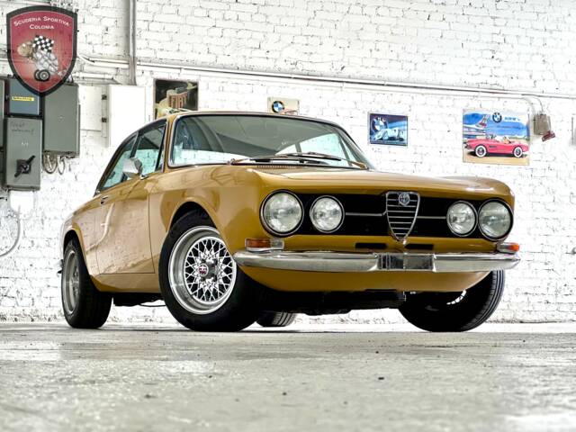 Image 1/96 of Alfa Romeo 1750 GT Veloce (1969)