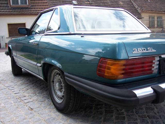 Mercedes-Benz 380 SL