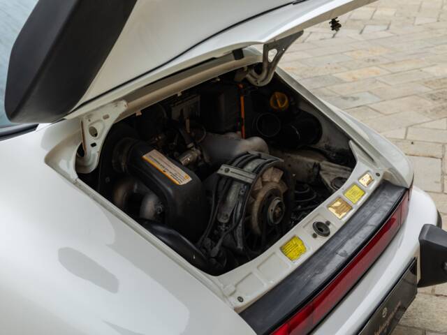 Porsche 911 Carrera 3.2 (WTL)