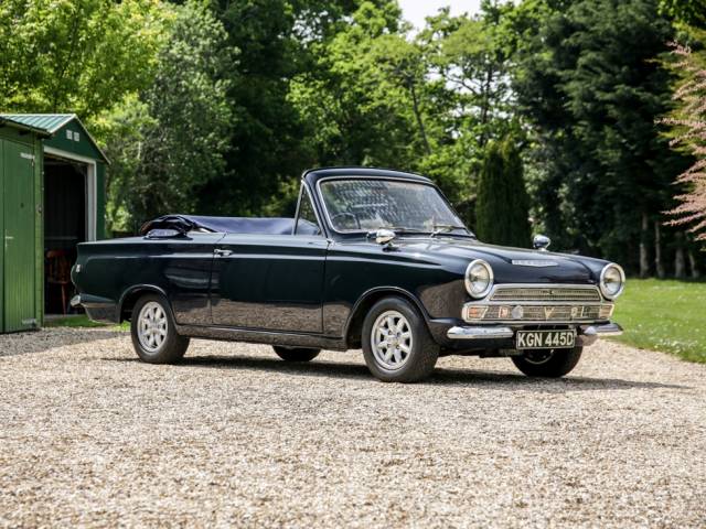 Image 1/11 of Ford Cortina 1600 (1966)