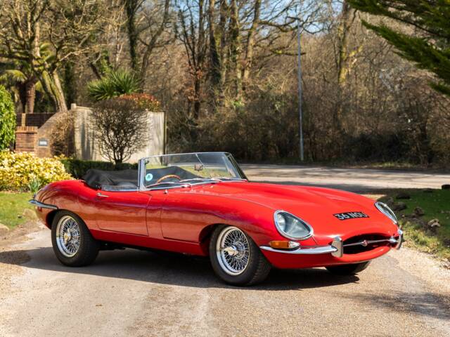 Bild 1/44 von Jaguar E-Type 3.8 (1962)