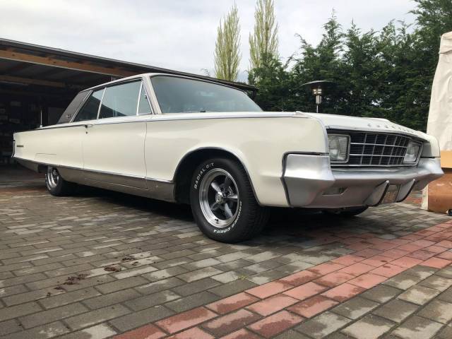 Bild 1/12 von Chrysler New Yorker 2-Door Hardtop (1965)